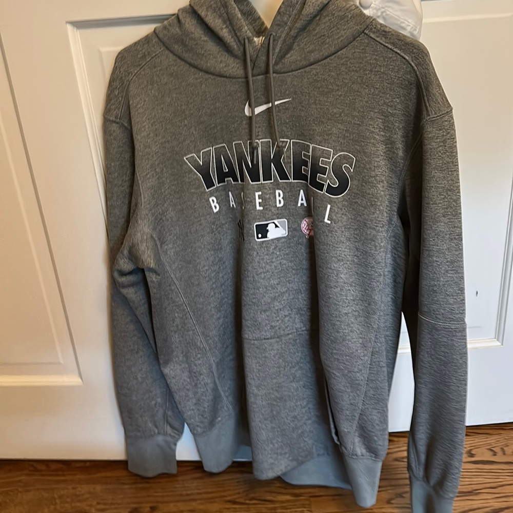 Nike NY yankee sweatshirts